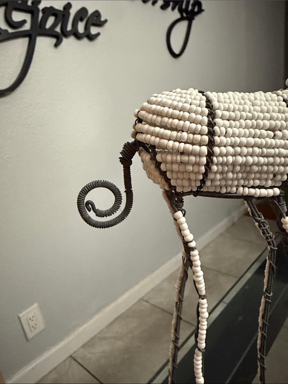 Beaded Giraffe Sculpture - White and Black - Picture 4 of 4